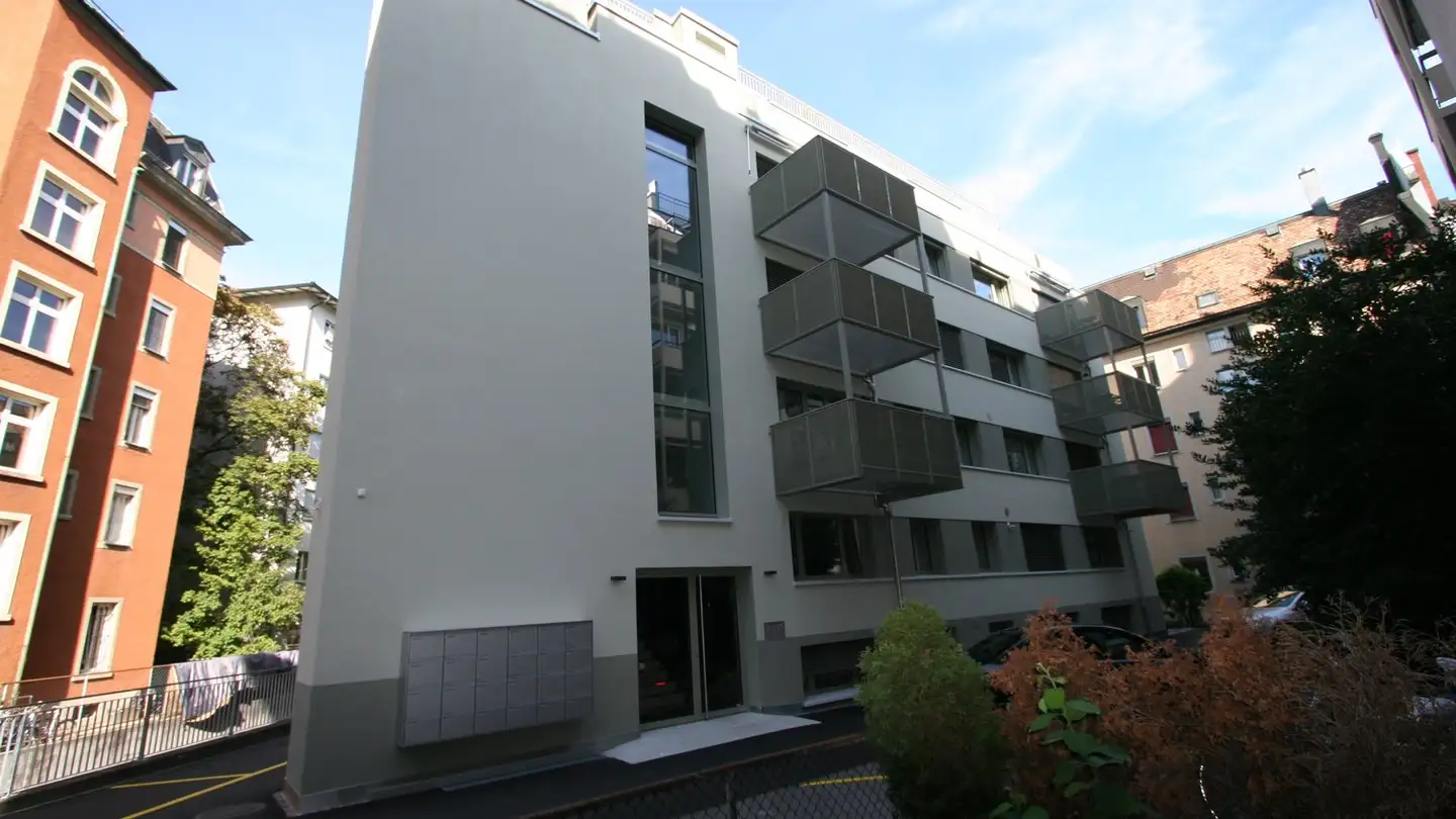 Place de parking souterraine à louer - Rotachstrasse 20, 8003 Zürich