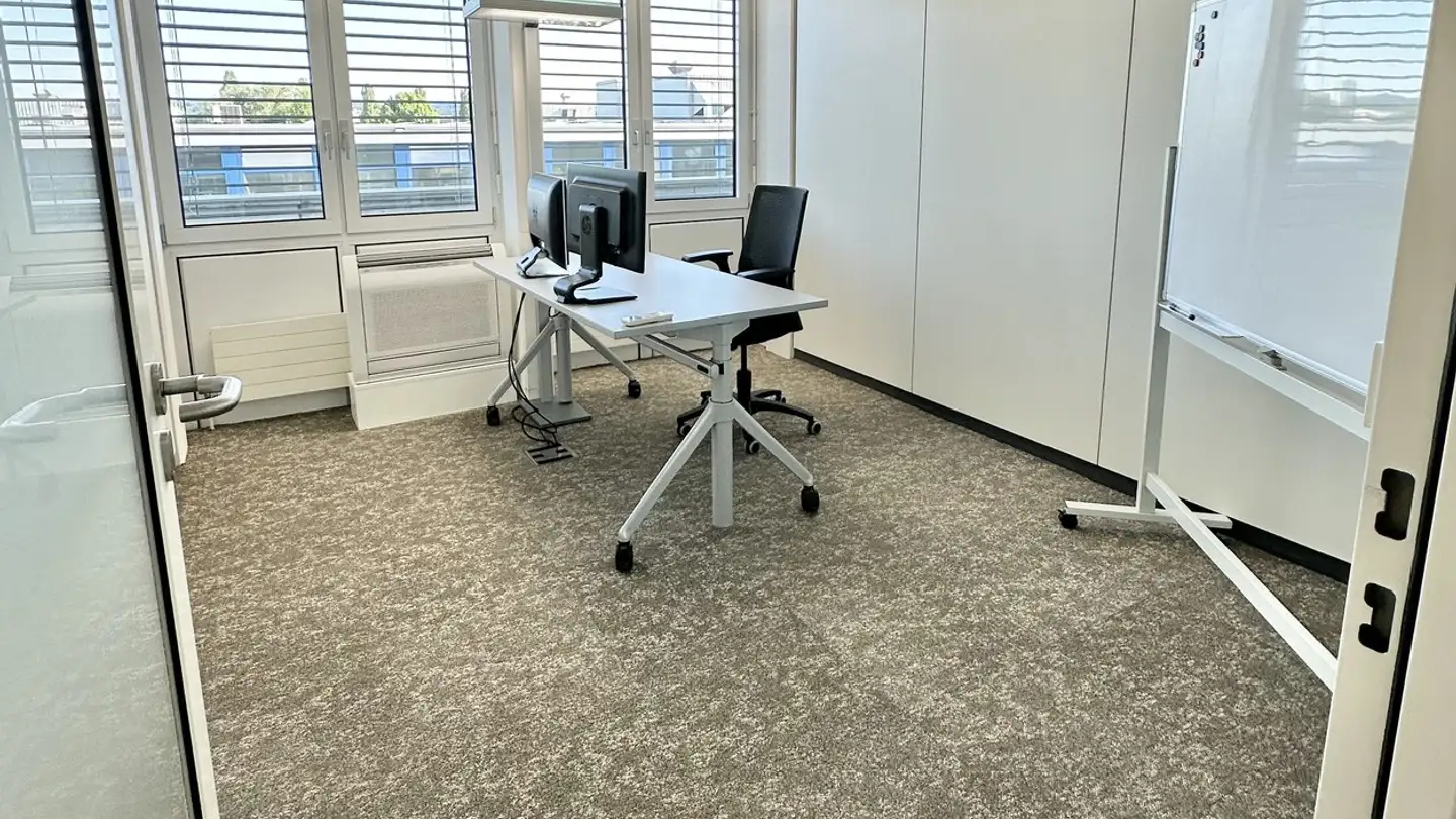 Office space for rent - Lerzenstrasse 10, 8953 Dietikon