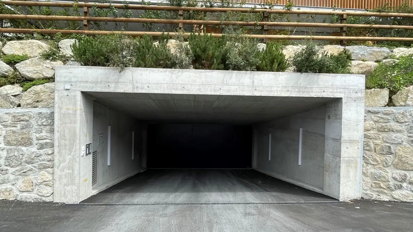 Parkplatz im Freien kaufen - Landstrasse 135, 7250 Klosters - Foto 2