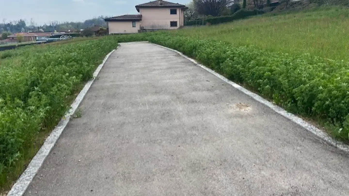 Constructible plot for sale - 6855 Stabio