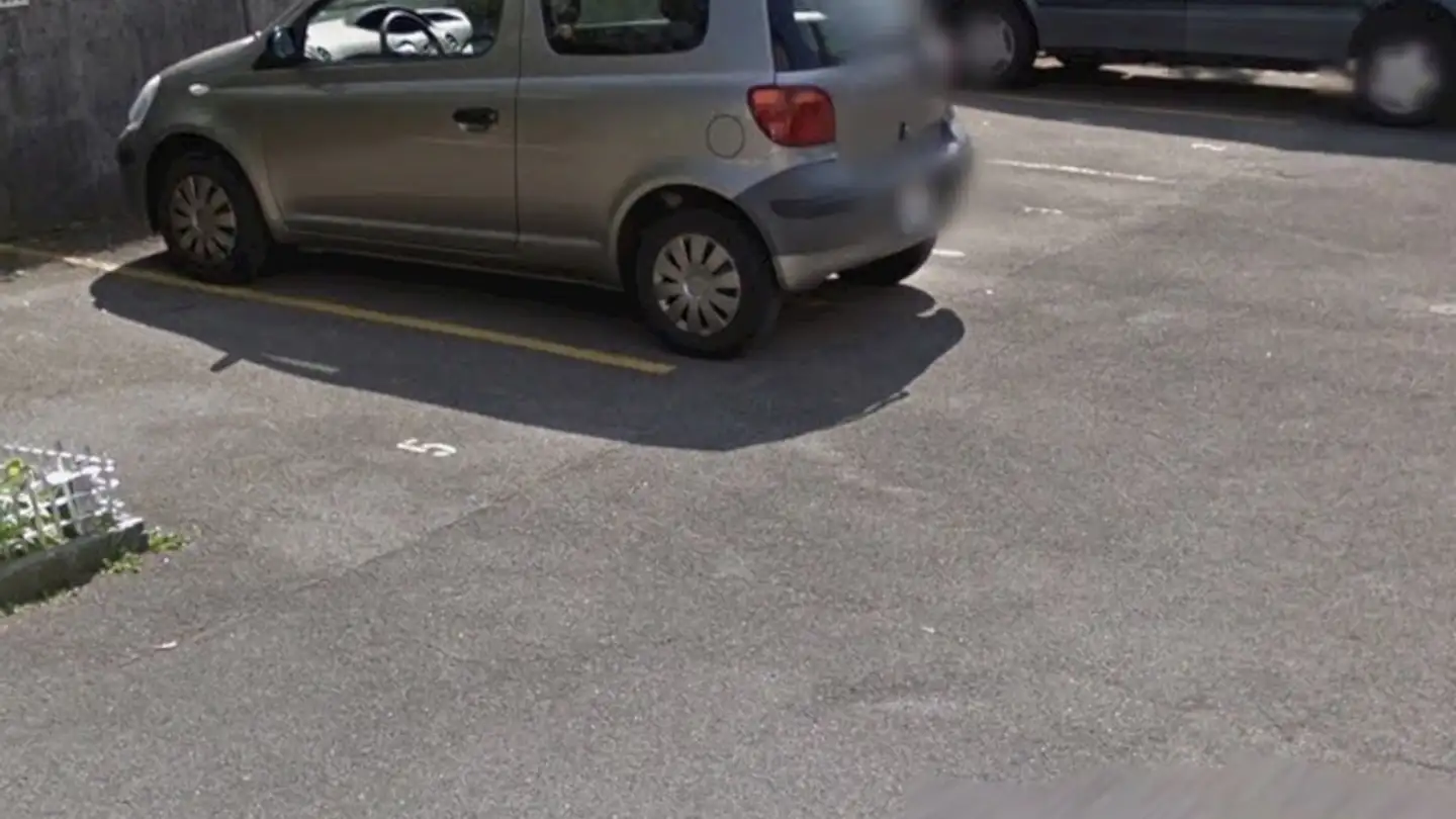 Outdoor parking space for rent - 3123 Belp
