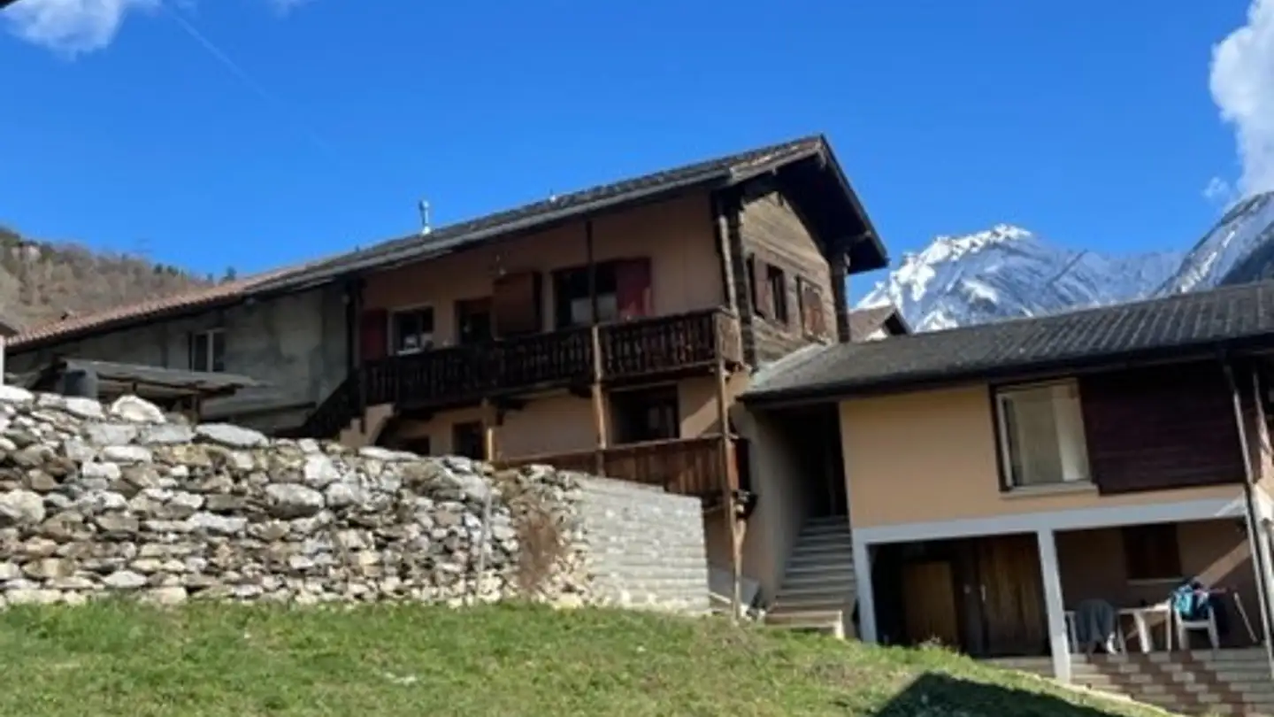 Single house for sale - 1976 Daillon