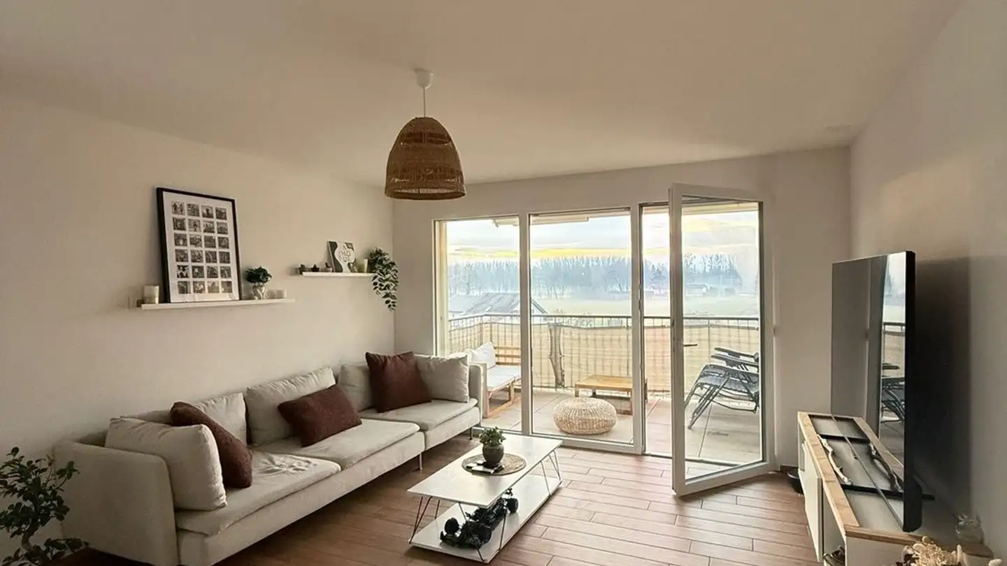 Apartment for rent - 1786 Sugiez