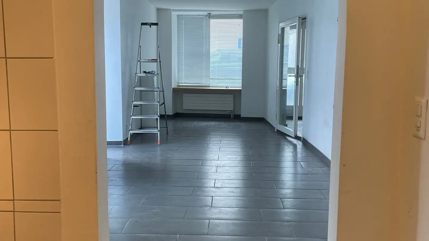 Geschäft mieten - Kantonsstrasse 68, 7205 Zizers