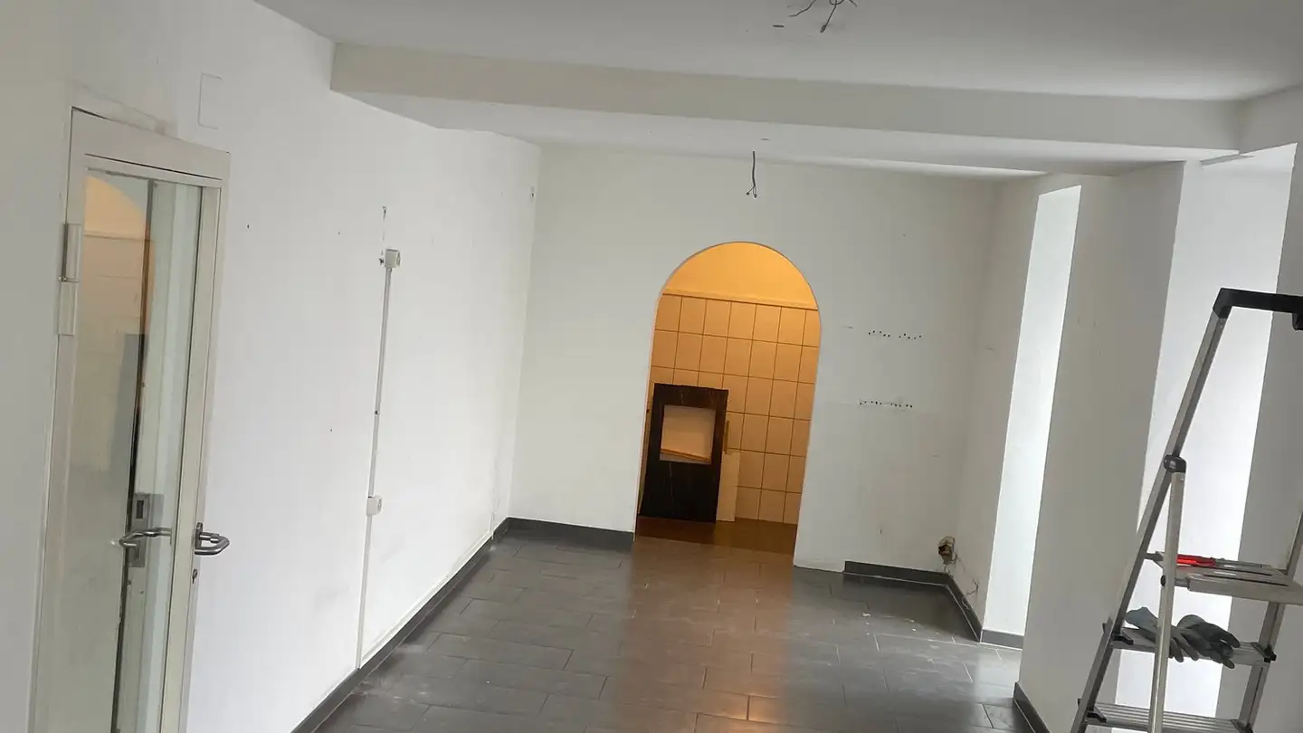 Geschäft mieten - Kantonsstrasse 68, 7205 Zizers - Foto 2