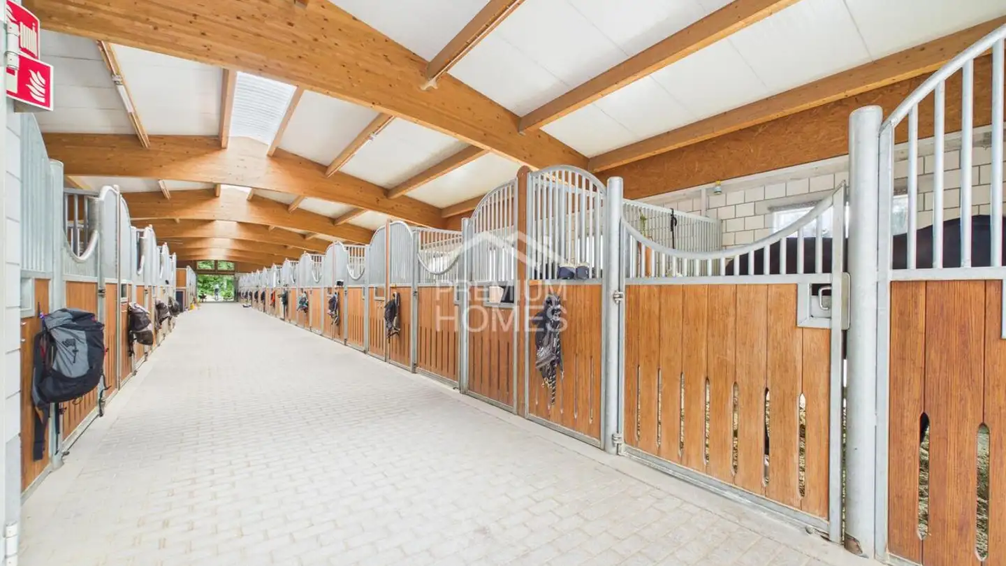 Commercial for sale - 3800 Interlaken - Photo 3