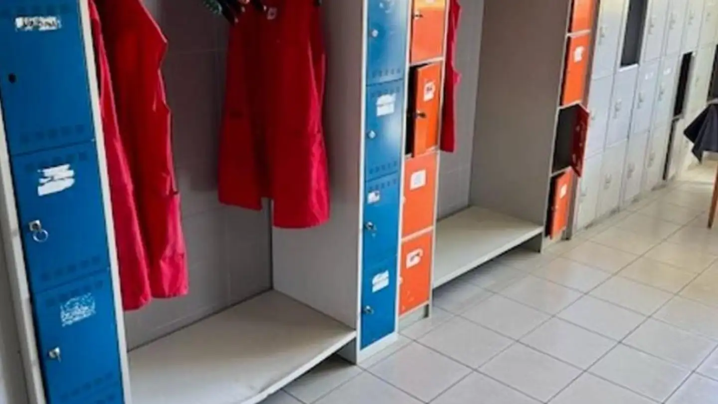 Mixed-use building for rent - 2114 Fleurier - Photo 2