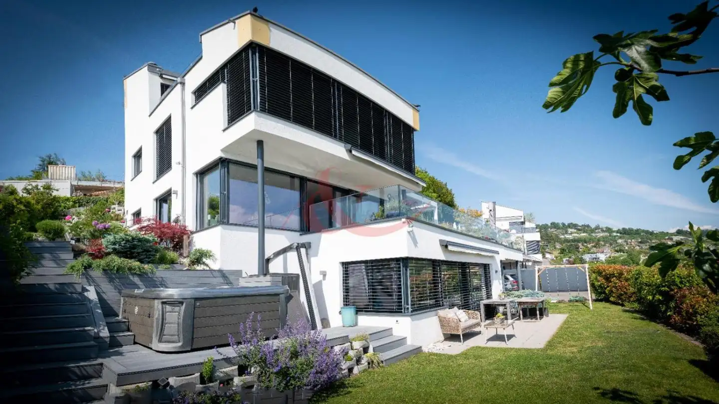 Villa in vendita - 1093 La Conversion