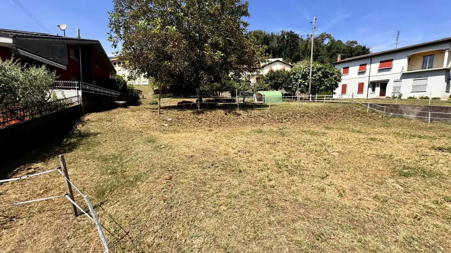 Constructible plot for sale - 6864 Arzo