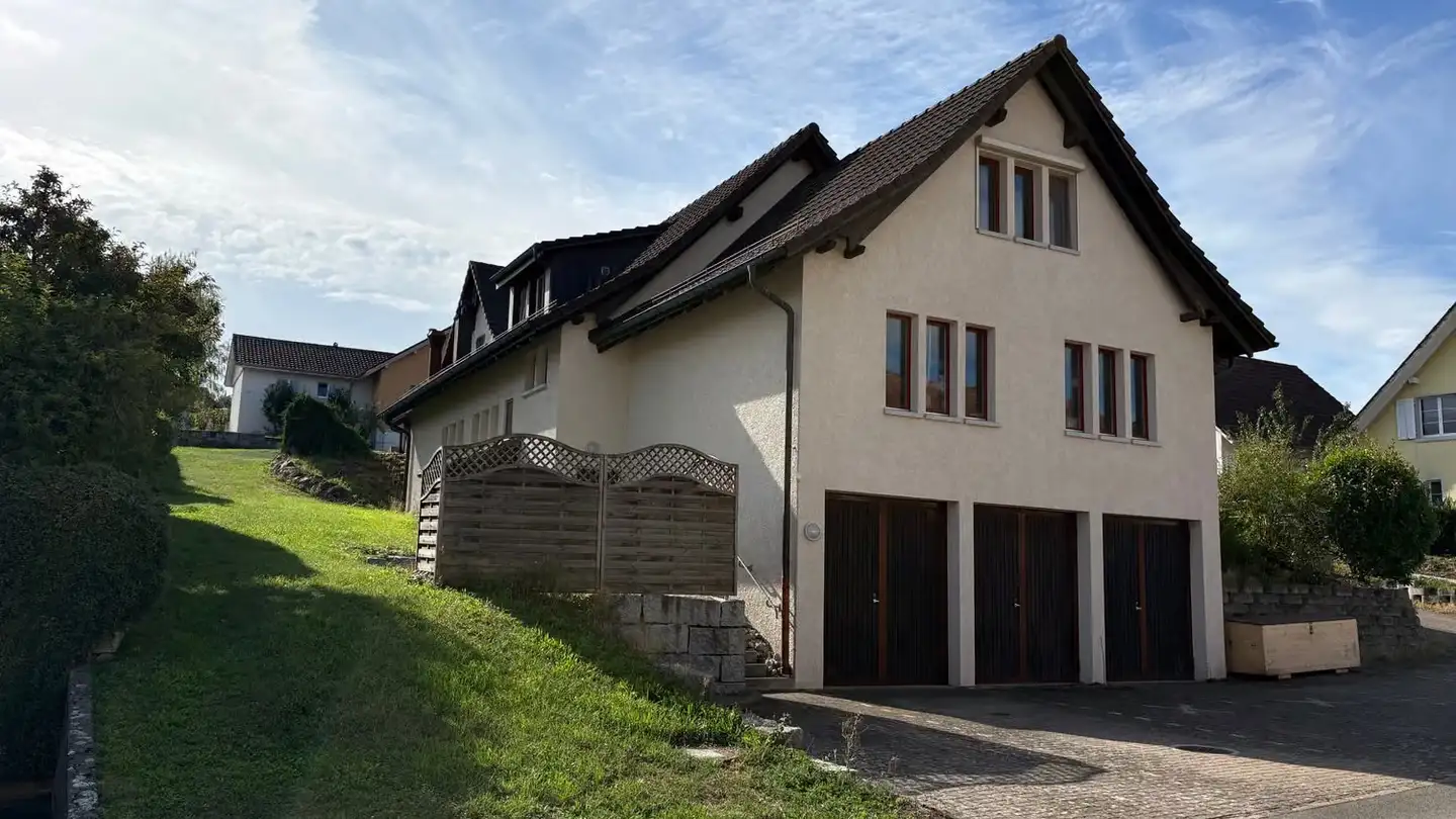 Dachgeschosswohnung mieten - Haldeweg 6, 8460 Marthalen