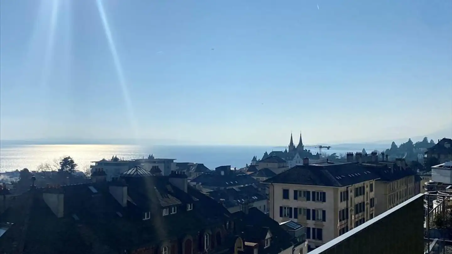 Attique à louer - Chemin des Grands-Pins 2, 2000 Neuchâtel