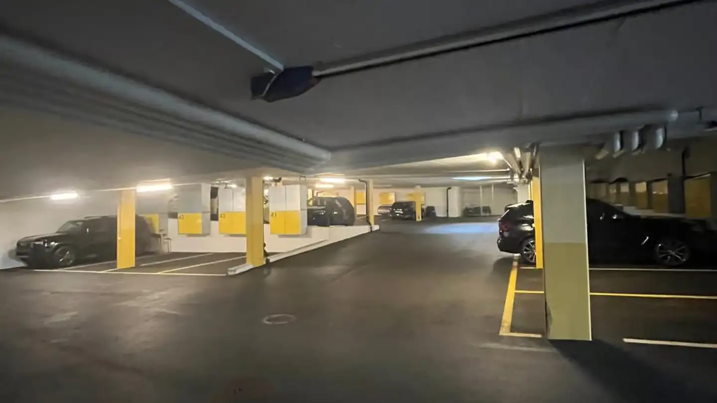 Tiefgaragenstellplatz mieten - Sonnenbergstrasse 11, 6052 Hergiswil NW