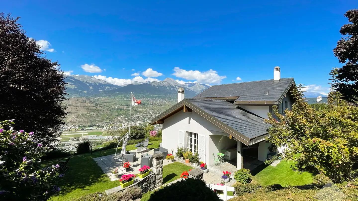 Villa for sale - 1991 Salins