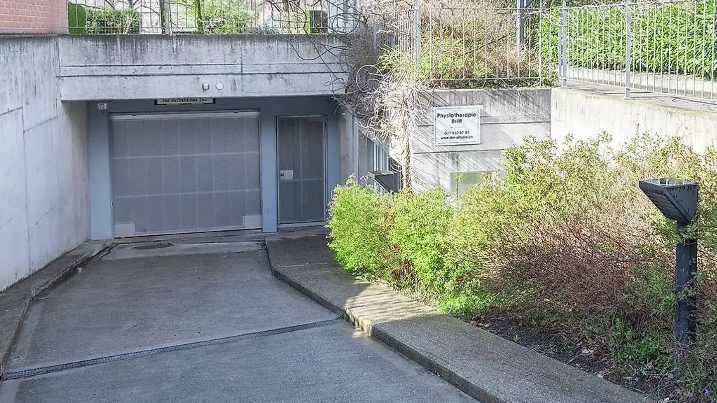 Single garage for rent - Oberer Deutweg 26a, 8400 Winterthur
