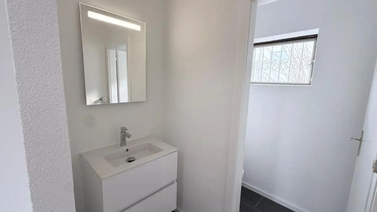 Edificio ad uso misto in affitto - Rue Maison De Commune 1, 1926 Fully - Foto 2