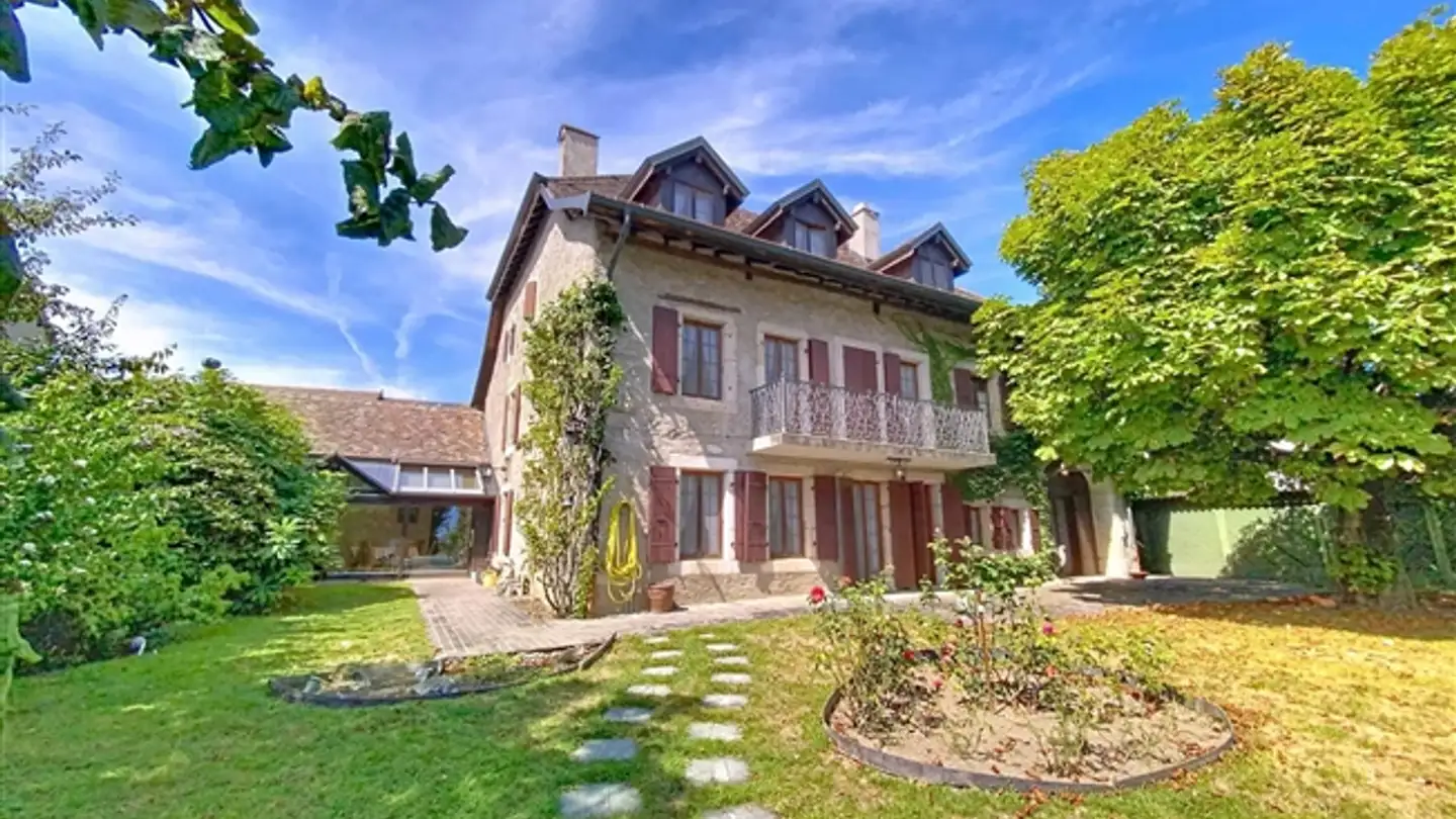 Villa for sale - 1169 Yens
