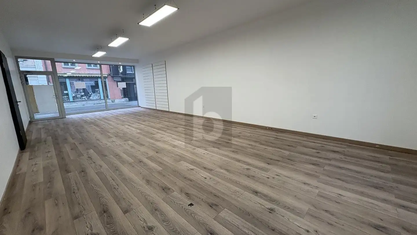 Shop for sale - 2610 St-Imier