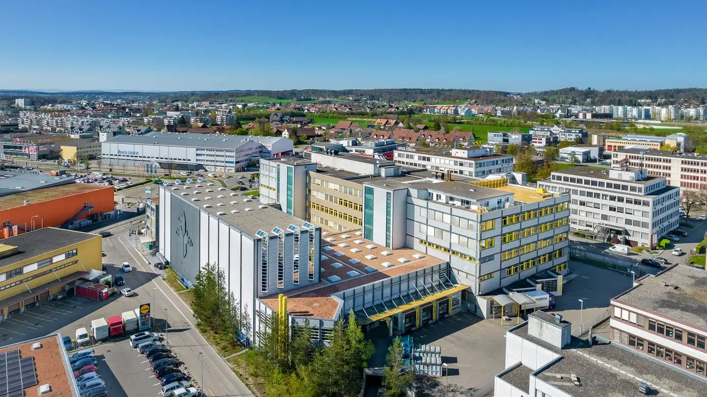 Commercial à louer - Industriestrasse 22, 8604 Volketswil