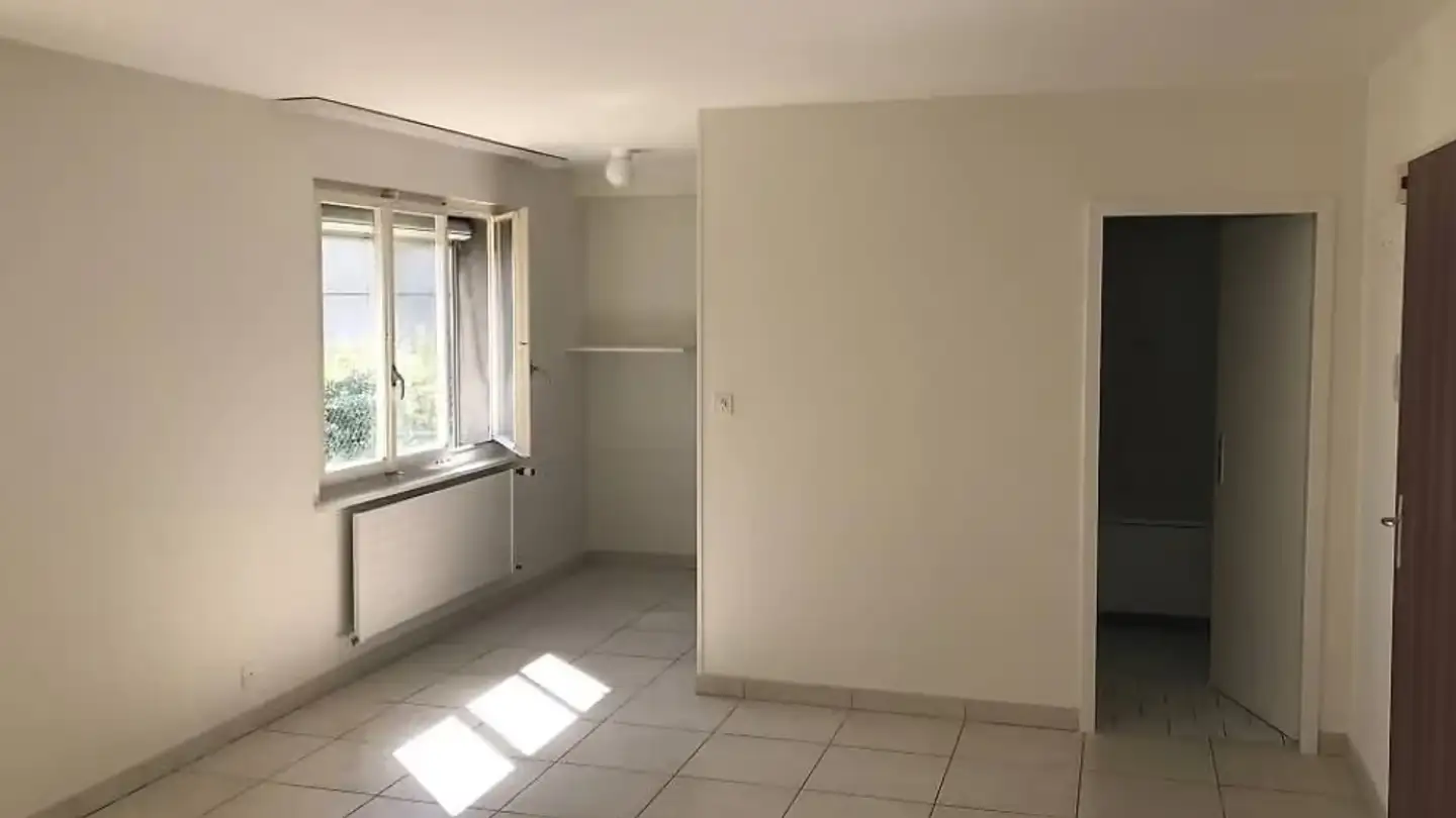 Appartement à louer - 2068 Hauterive NE