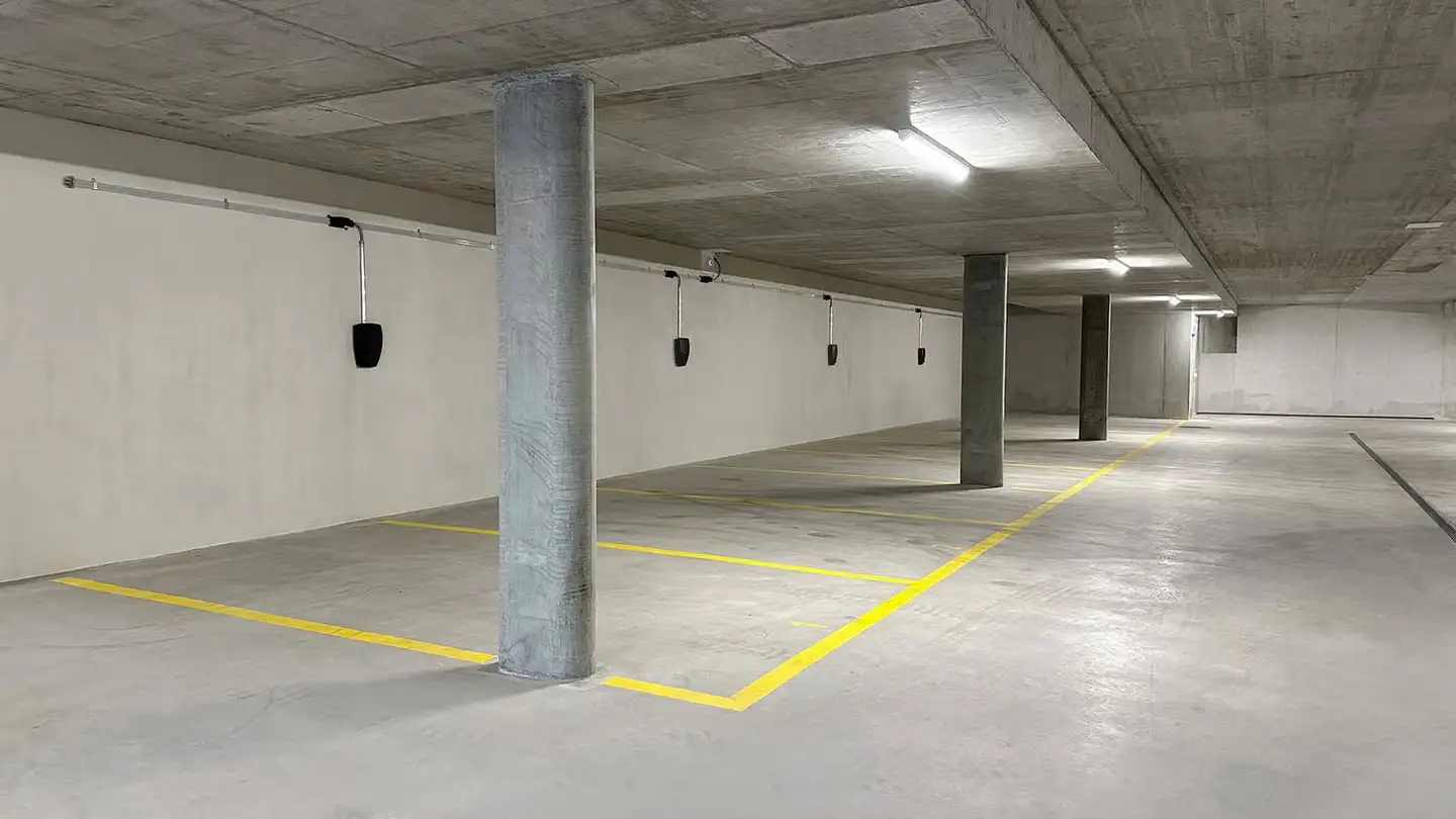 Underground parking space for rent - Zeughausstrasse 47c, 8854 Galgenen