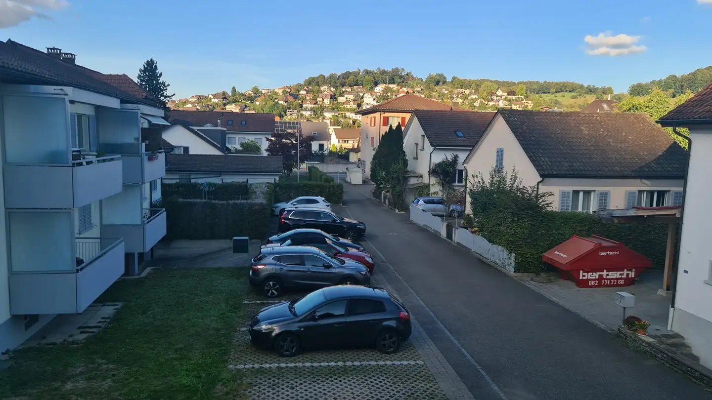 Parkplatz im Freien mieten - Fliederweg 6, 5722 Gränichen