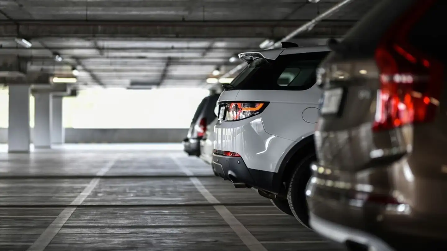 Outdoor parking space for rent - Rue Du Simplon 19, 1880 Bex - Photo 3