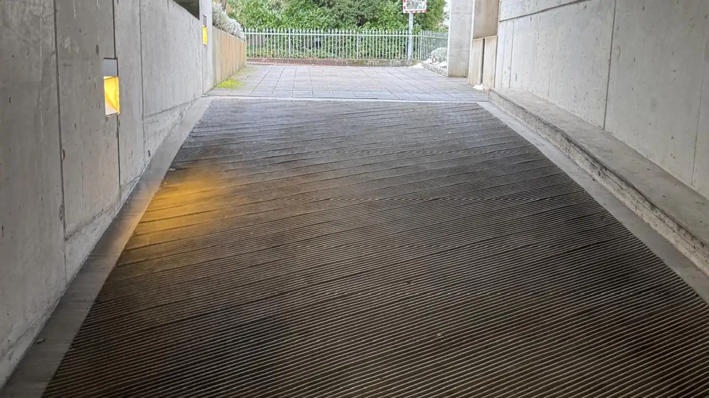 Single garage for rent - Untere Heslibachstrasse 35, 8700 Küsnacht ZH - Photo 2