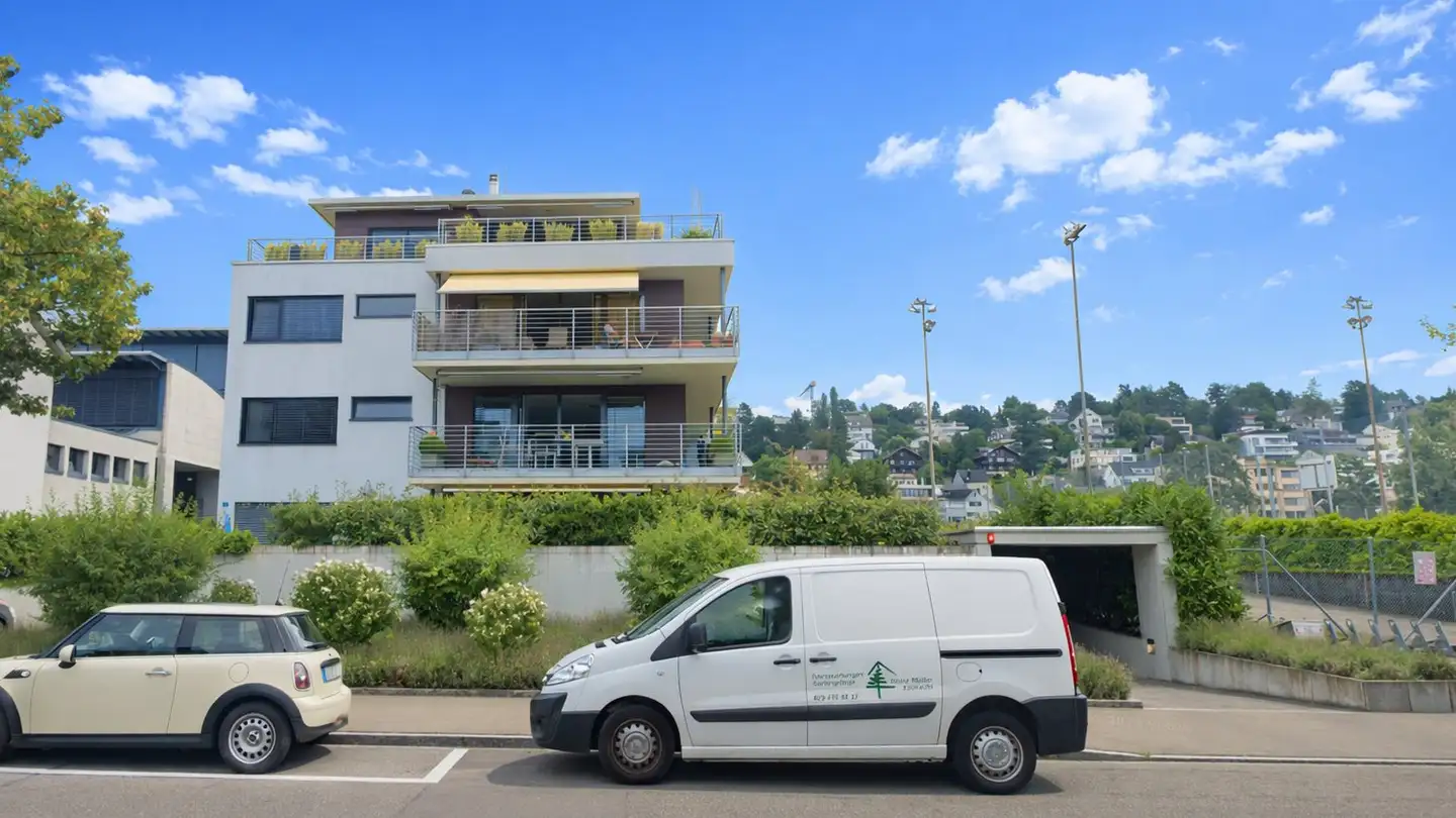 Single garage for rent - Untere Heslibachstrasse 35, 8700 Küsnacht ZH