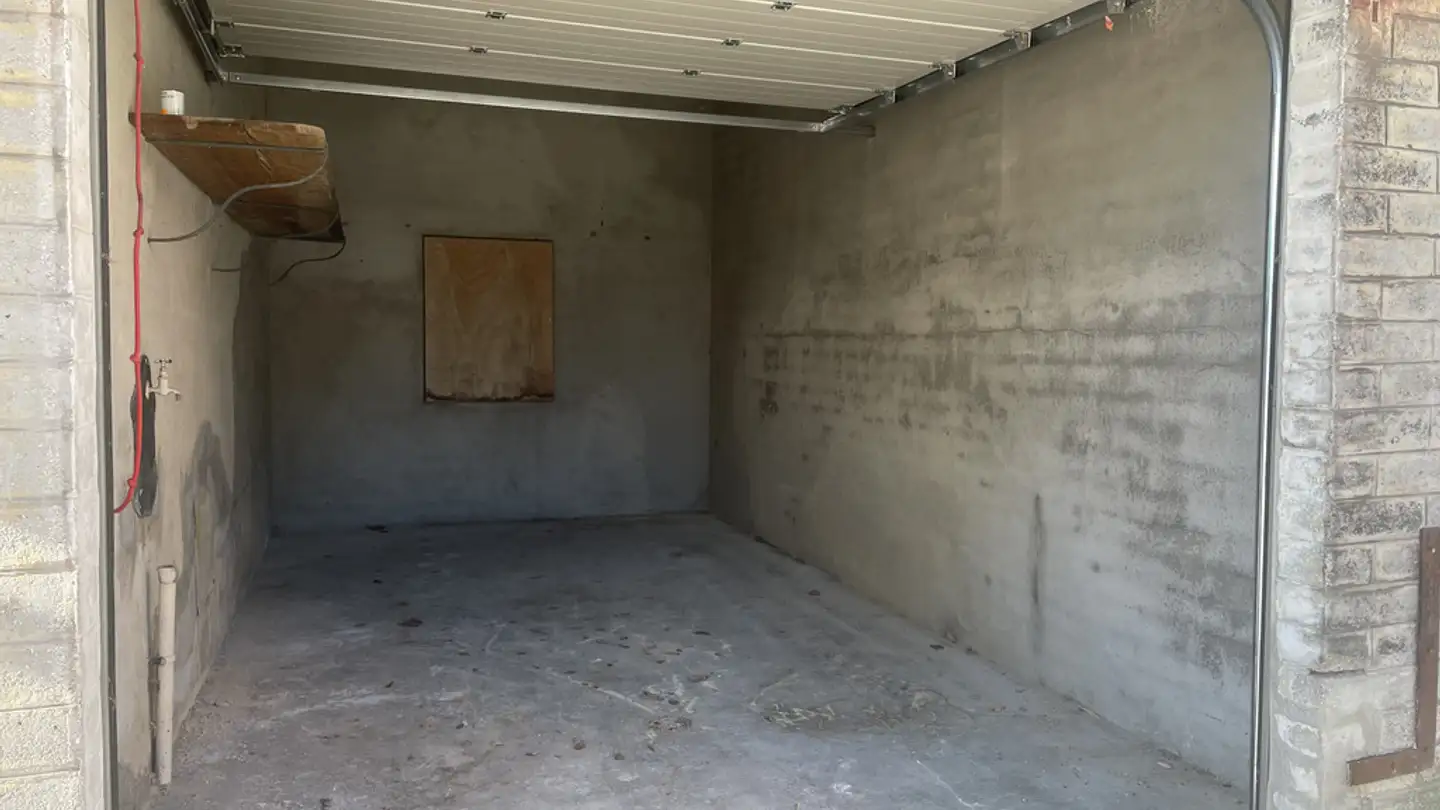 Parcheggio esterno in affitto - Rue Numa-Droz 76, 2300 La Chaux-de-Fonds - Photo 2