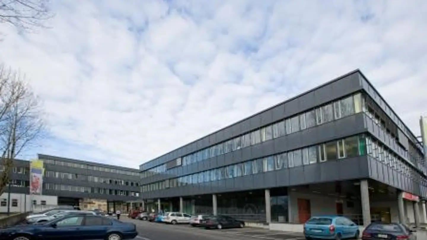 Place de parking souterraine à louer - Bernstrasse 164, 3052 Zollikofen