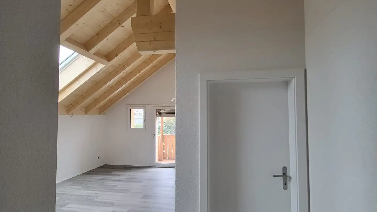Attic flat for rent - Thunstrasse 44, 3700 Spiez - Photo 3