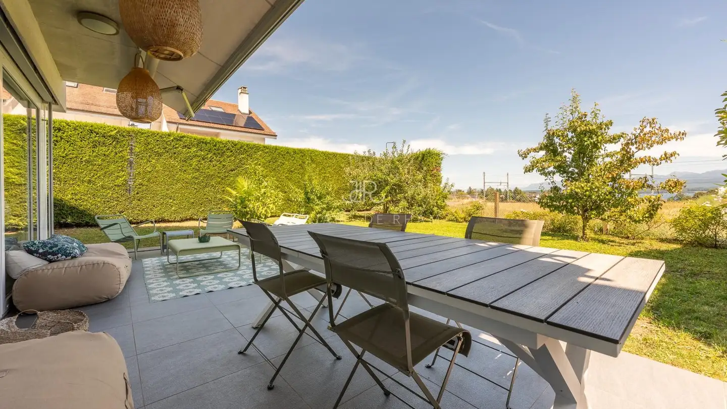 Row house for sale - 1297 Founex