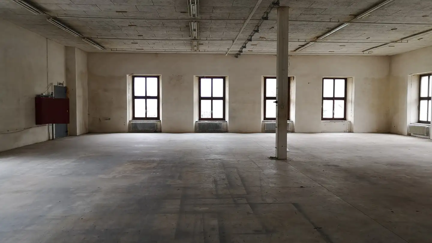 Gewerbe mieten - Wägitalstrasse 66, 8857 Vorderthal
