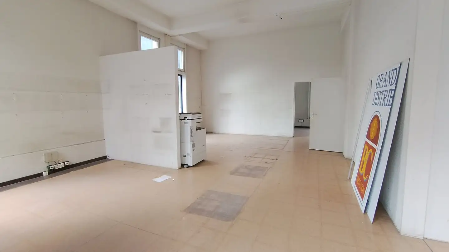 Grande magazzino in affitto - Via Cantonale 19, 6805 Mezzovico - Photo 2