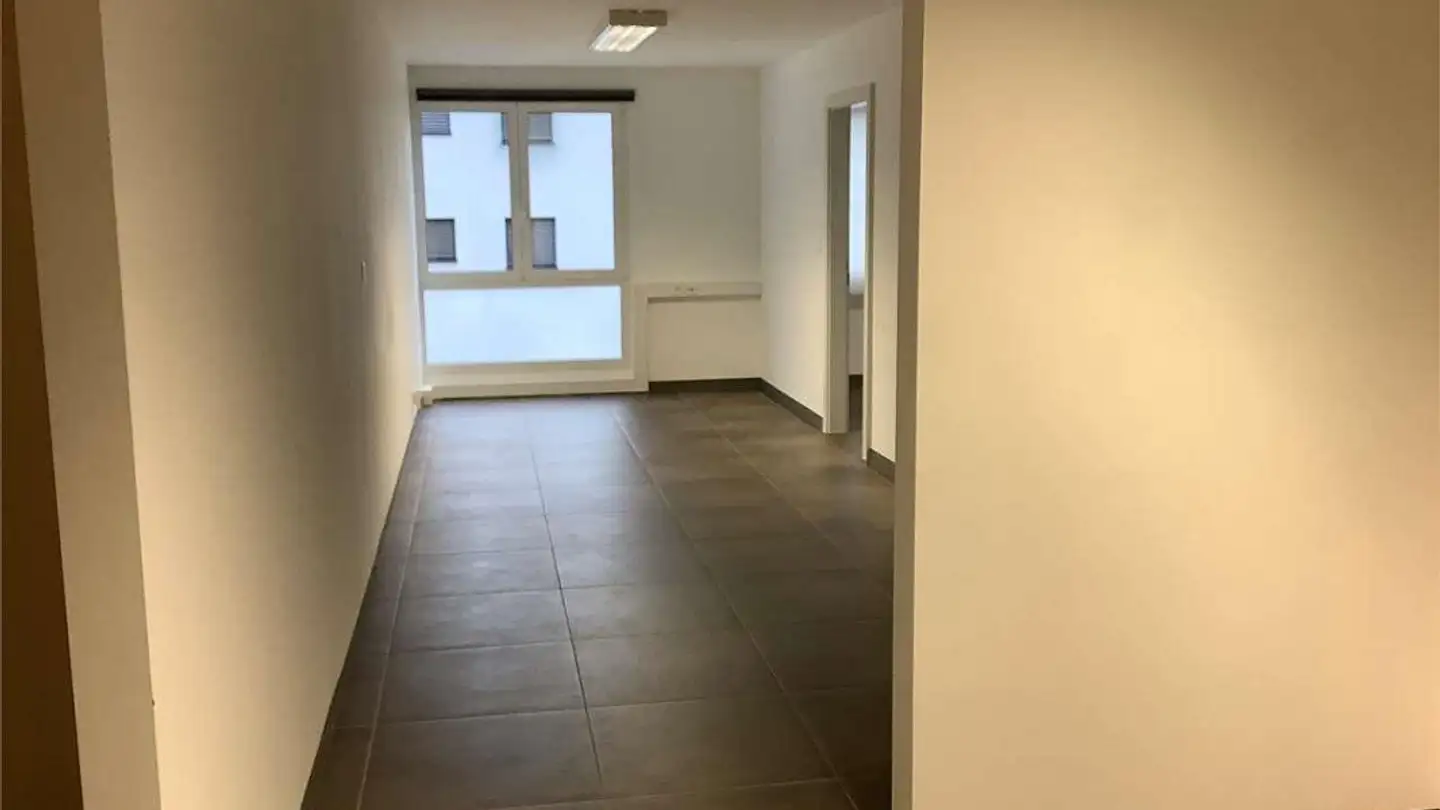 Spazio ufficio in affitto - Via Rainéd 9, 6807 Taverne - Photo 3