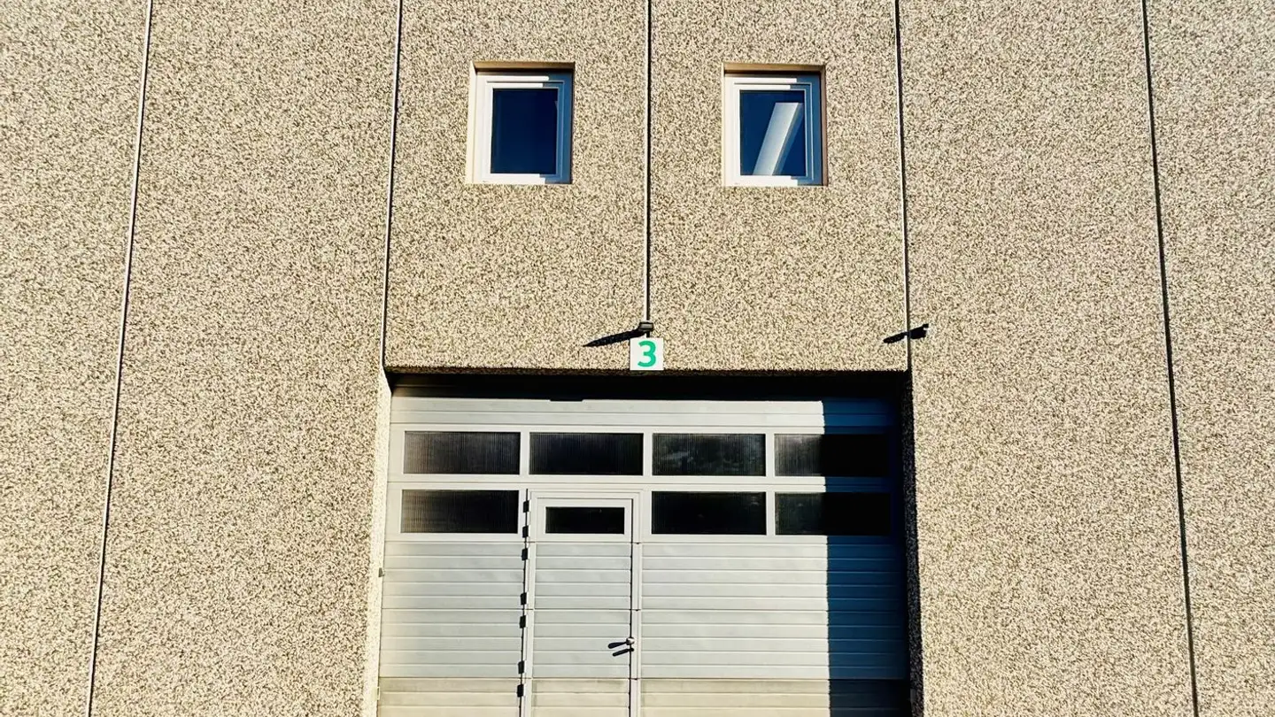 Industrial property for rent - Via Zandone, 6616 Losone