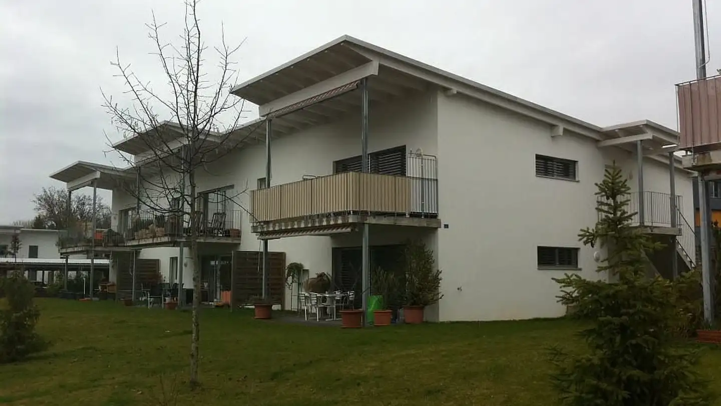 Überdachter Parkplatz mieten - Schachenstrasse 2, 3315 Bätterkinden