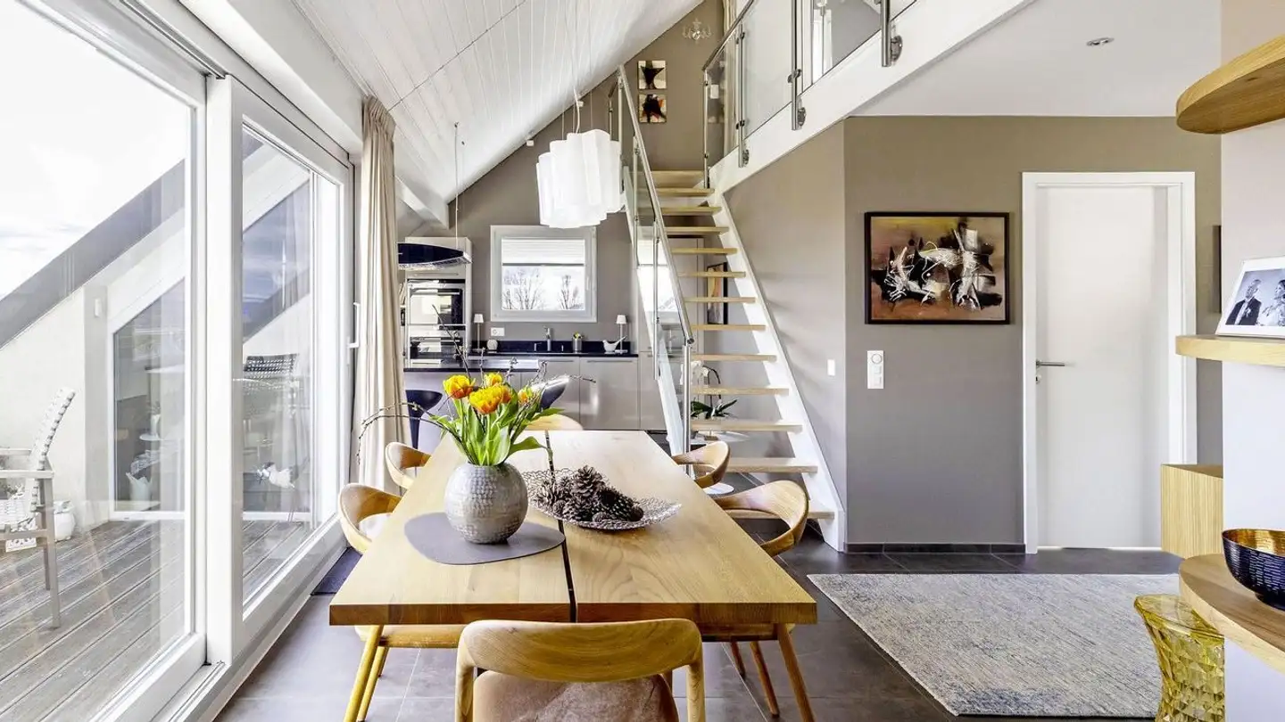 Dachgeschosswohnung kaufen - 1169 Yens