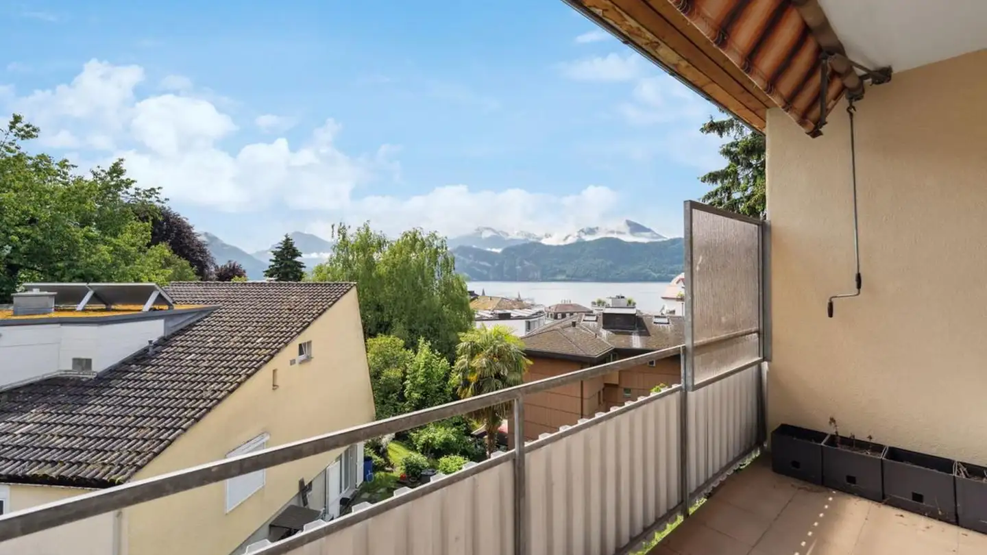 Appartement à louer - Kreuzstrasse 12, 6353 Weggis