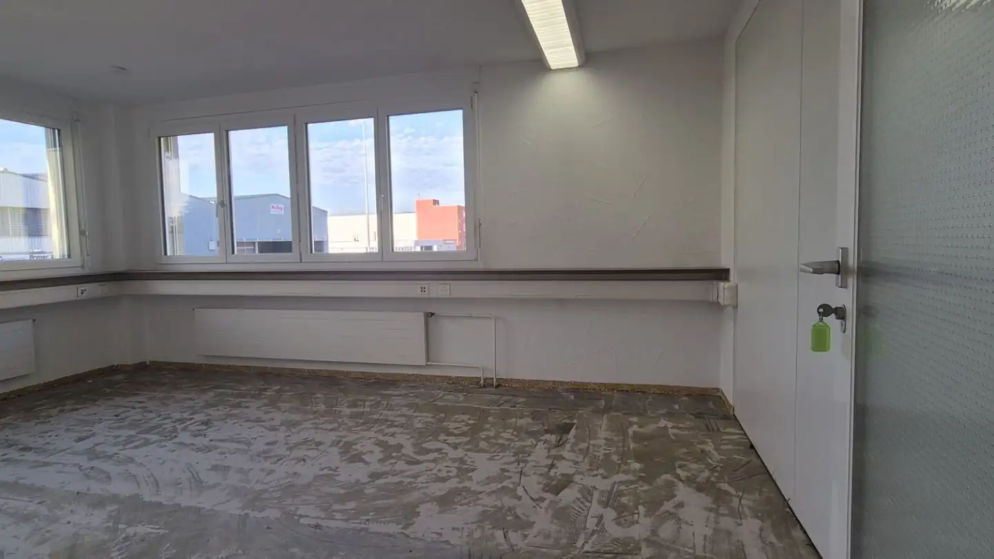 Spazio ufficio in affitto - Weieracherstrasse 9, 8184 Bachenbülach - Foto 2