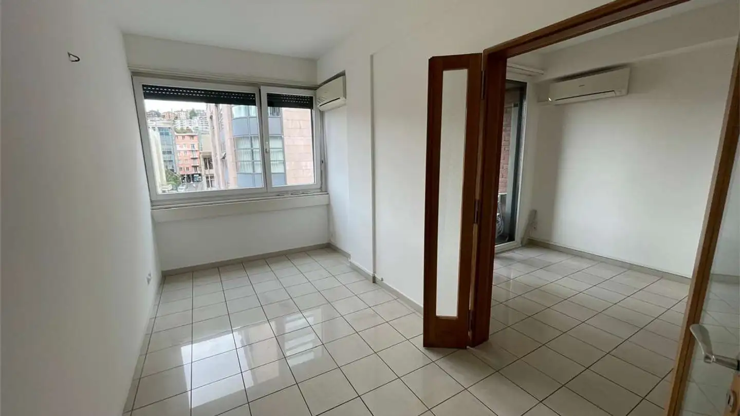 Office space for rent - Via Alfredo Pioda 10, 6600 Locarno