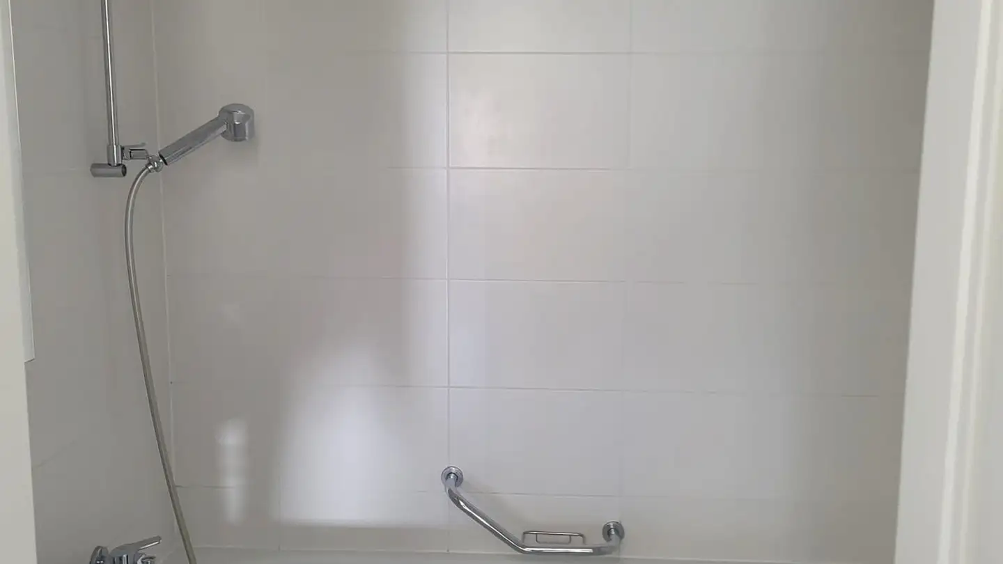 Single room for rent - Chemin Des Roches 5, 1009 Pully