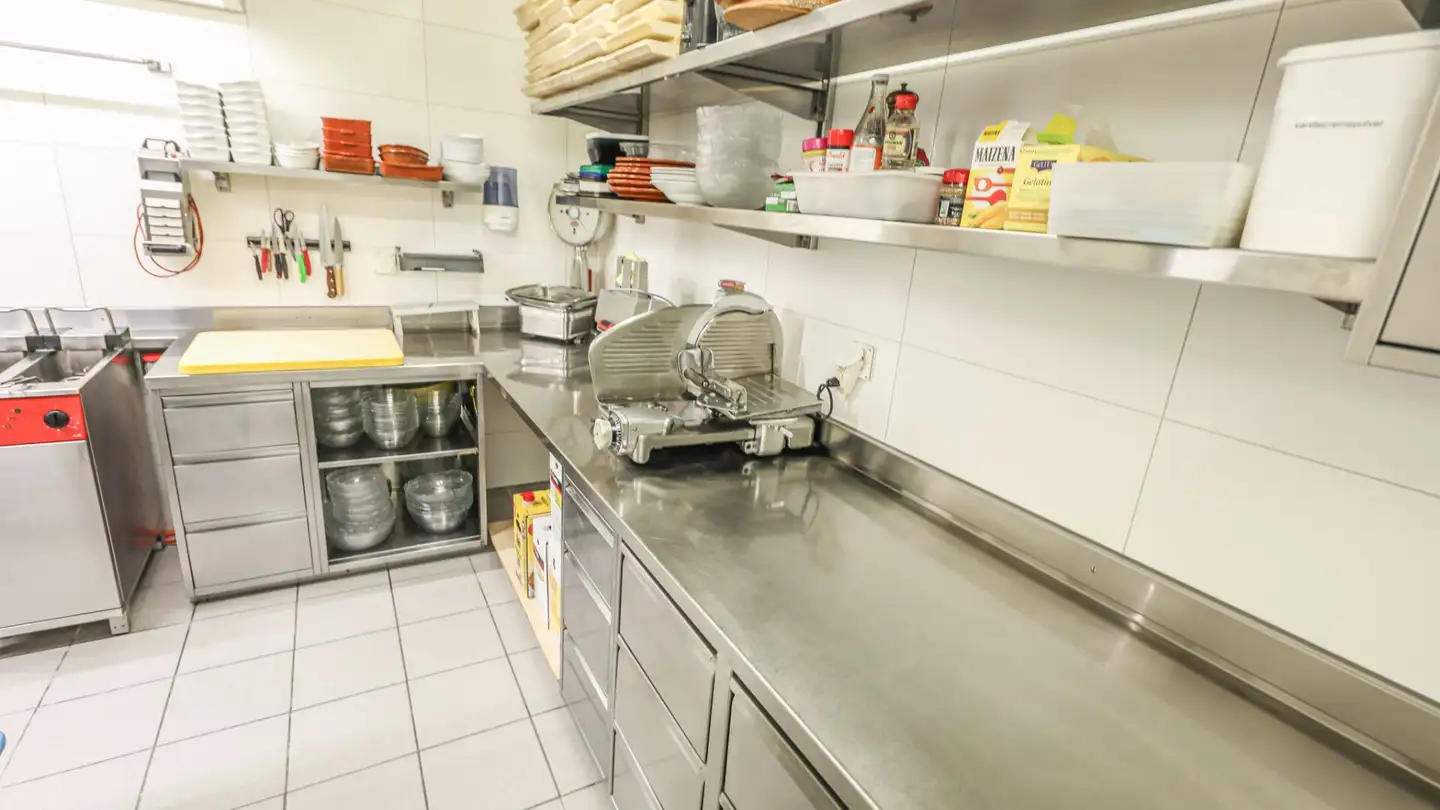 Mixed-use building for sale - Simmengüetlistrasse 3, 3775 Lenk im Simmental - Photo 4