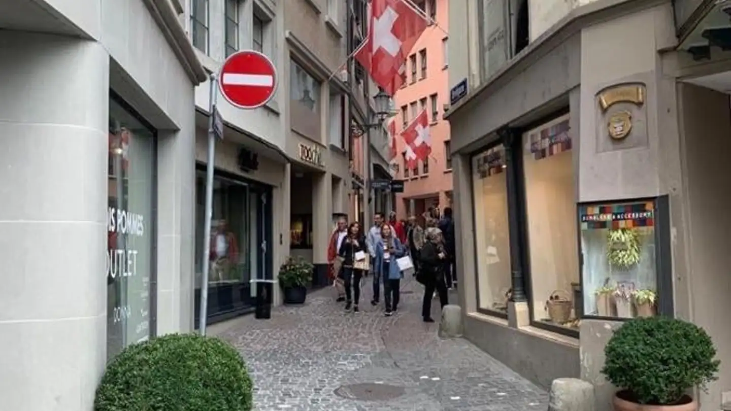 Grande magazzino in vendita - Strehlgasse, 8001 Zürich