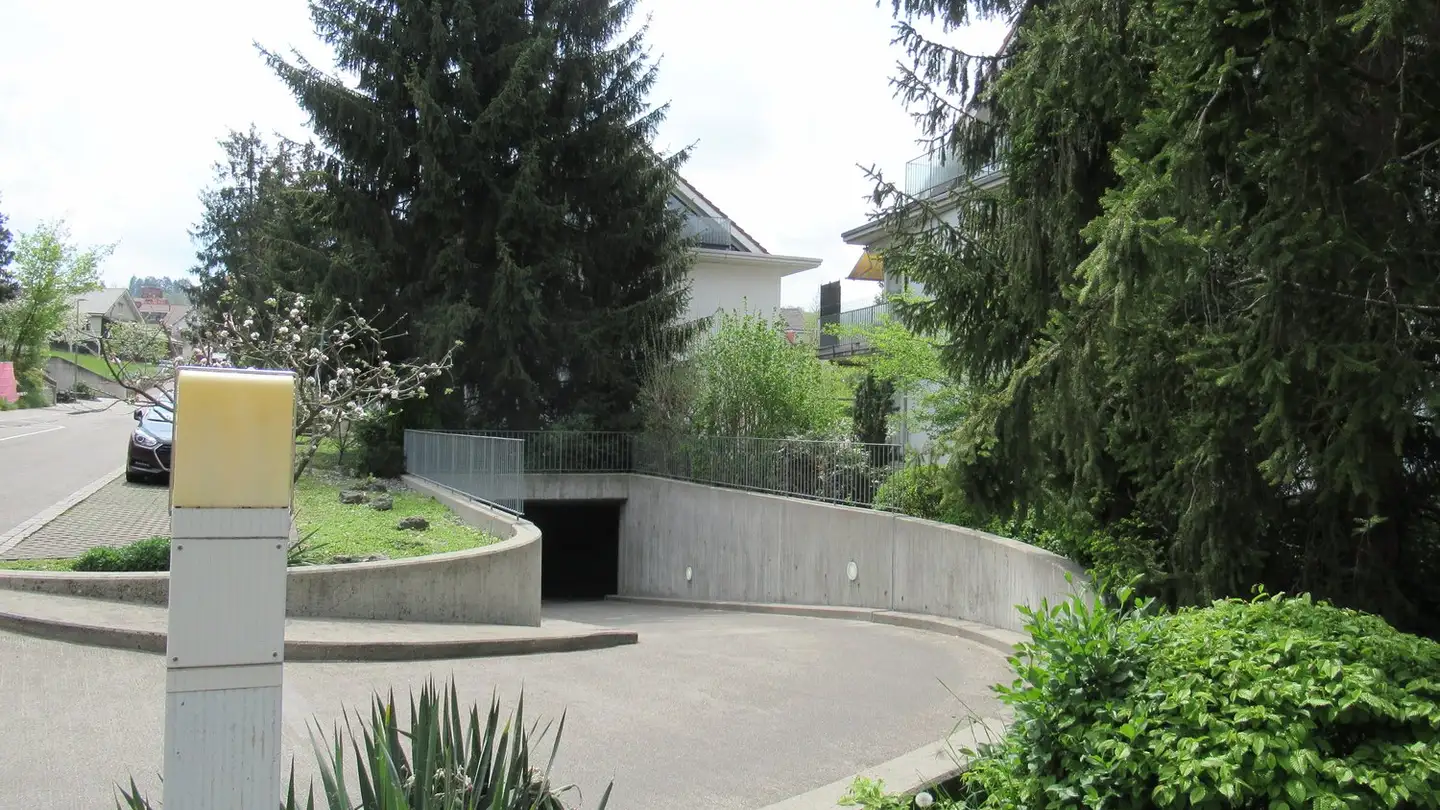 Tiefgaragenstellplatz mieten - Hofmattweg 15, 4402 Frenkendorf