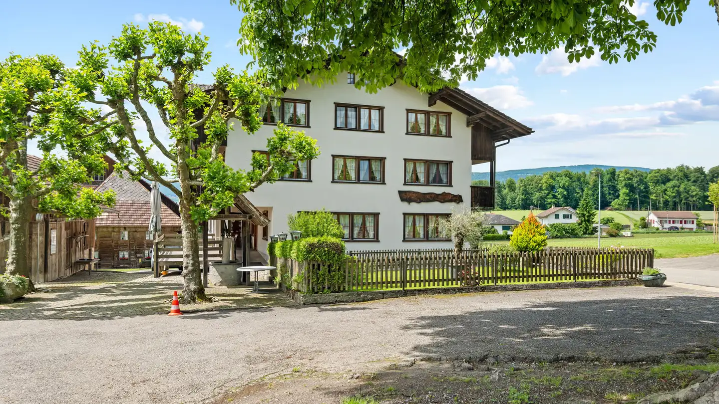 Mixed-use building for sale - Dorfstrasse 50, 3374 Wangenried