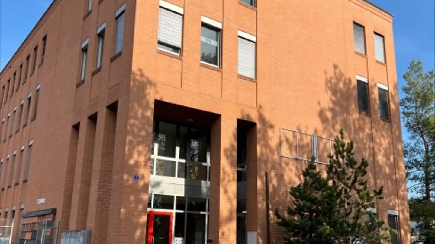 Office space for rent - Am Kägenrain 3, 4153 Reinach BL