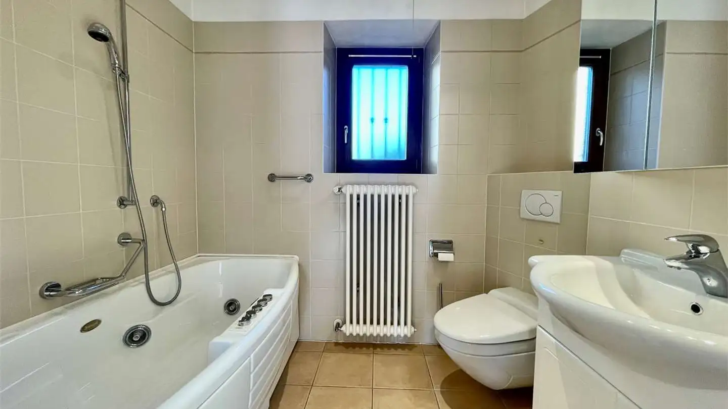 Residential building for sale - 6833 Vacallo - Photo 2