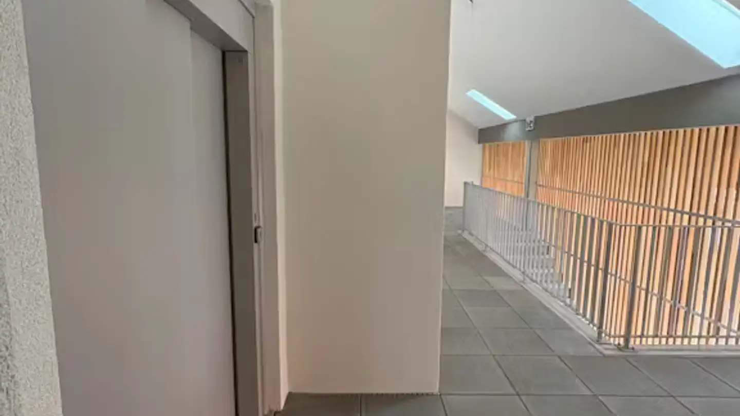 Apartment for rent - Route Du Bas-Du-Village, 1789 Lugnorre - Photo 2