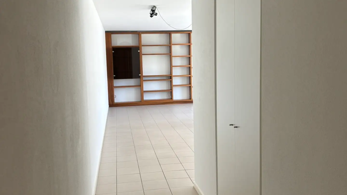 Apartment for rent - Viale Stazione 18, 6512 Giubiasco - Photo 3